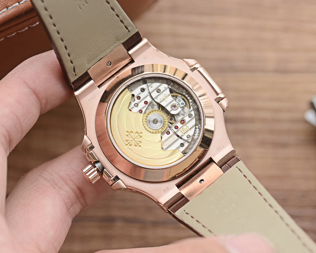 【Top replica】💰2400! Patek Philippe Sporty Elegance Series 5726/1A-014 1. The structure of the case is the same as the original one. The hole on the case is beveled. When the screw is screwed in, it will move downward to tighten the front cover. The three-layer waterproof ring screw-in crown makes the case super waterproof. 2. The replica movement in the 3.0 era is modified to Cal.324 S QA LU 24 H movement 3. The steel strap has good texture, can be bent flexibly, and is comfortable to wear. It does not have the bending range of some versions on the market that is not enough to wear on small wrists, and the strap cannot be bent. The buckle is made of spring steel and has good elasticity. 4. Functions include three-hand time display, month and week calendar display, and moon phase 24h display. The functions are real and usable. The quick adjustment position of the month and week is different from other versions on the market and remains consistent with the original.